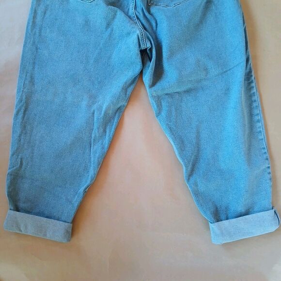 FOREVER 21 High Waist Light Wash Paperbag Mom Tapered Jeans Size 2XL - Picture 9 of 13